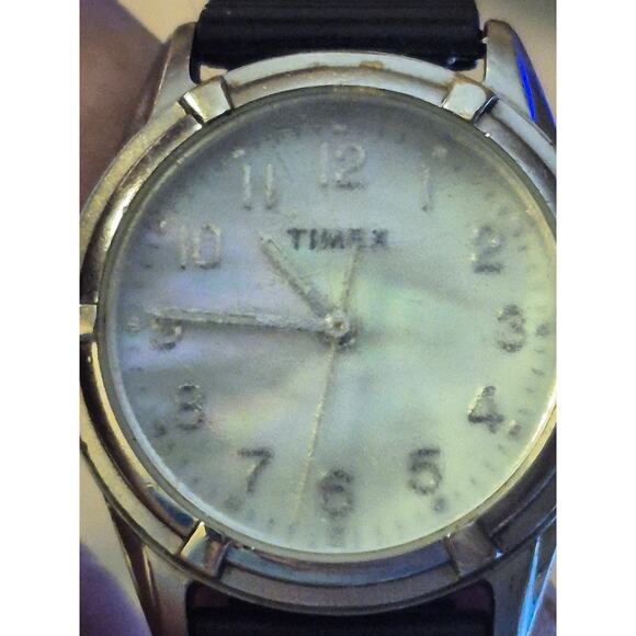 Timex Ladies Watch White Dial Silver Trim New Battery New Band Vintage - Picture 2 of 10